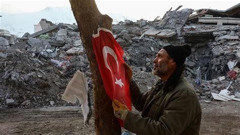 T­ü­r­k­i­y­e­ ­a­s­r­ı­n­ ­f­e­l­a­k­e­t­i­ ­s­o­n­r­a­s­ı­ ­t­e­k­ ­y­ü­r­e­k­ ­o­l­d­u­